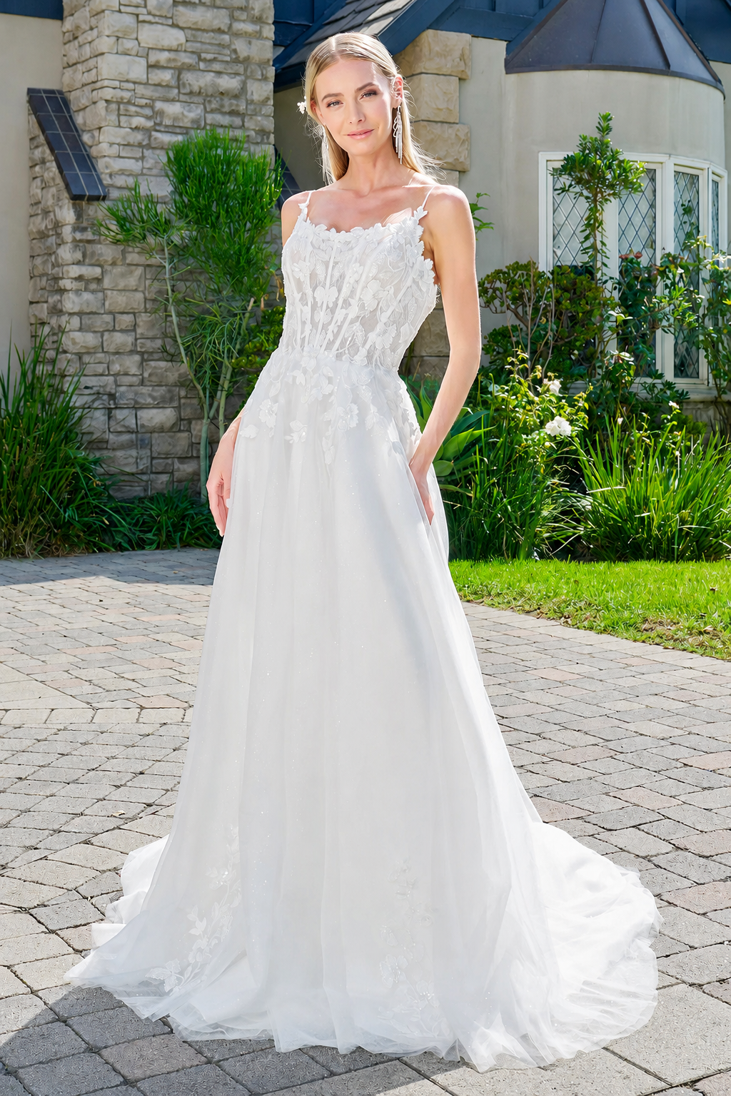 Romantic Lace Appliqué A-Line Bridal Gown with Spaghetti Straps (GL3755) Off-White / 4XL