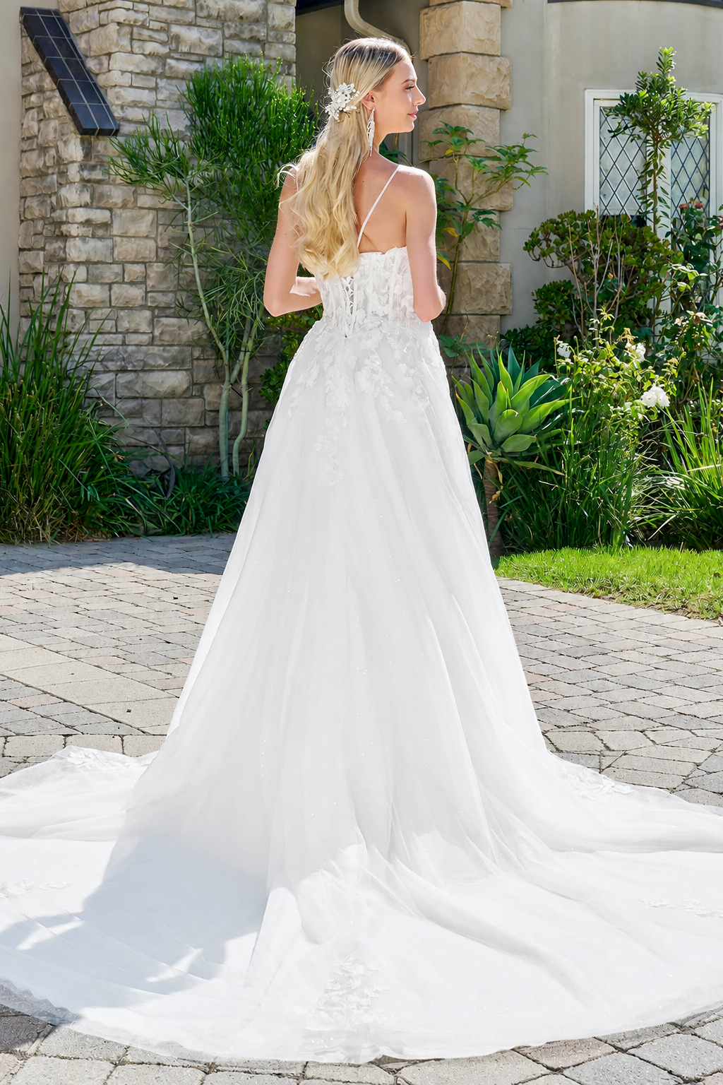 Romantic Lace Appliqué A-Line Bridal Gown with Spaghetti Straps (GL3755)